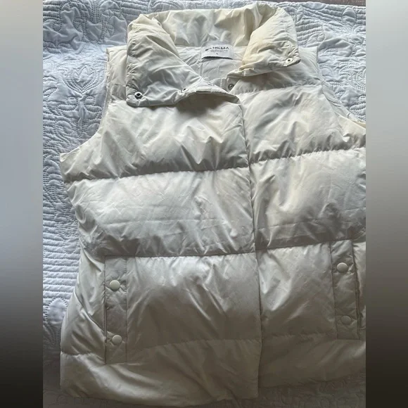 Athleta Cream Puffer Vest LARGE - Picture 7 of 11